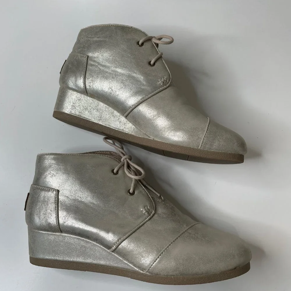 Tom's Girls White Gold Metallic Desert Wedge Ankle Lace Up Bootie